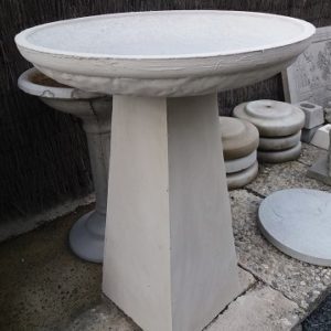 concrete bird bath by precast concrete dunedin