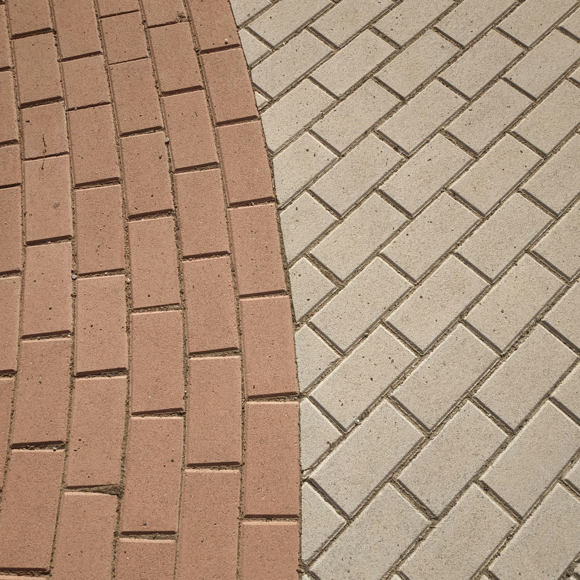 Choosing the Right Paving Colour for your Outdoor Space