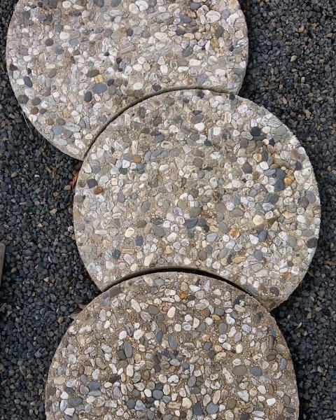 Round Paver – Curved Pathway